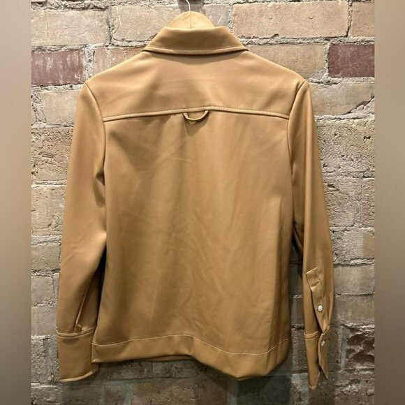 Staud Nwt Lynn Vegan Leather Collared Shirt In Doe Size Xs. - Picture 6 of 11